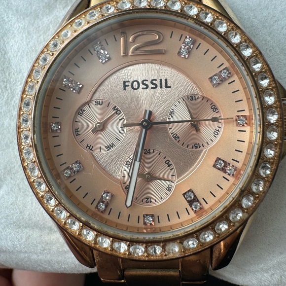 Gold Fossil Watch - Picture 5 of 5